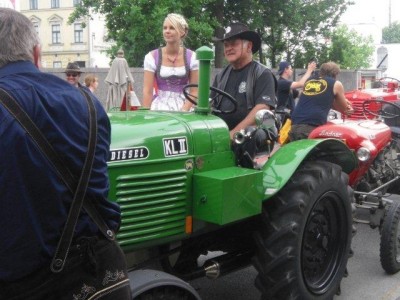 most_dirndl_spring_198
