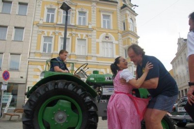 most_dirndl_spring_221