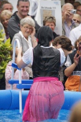 most_dirndl_spring_263